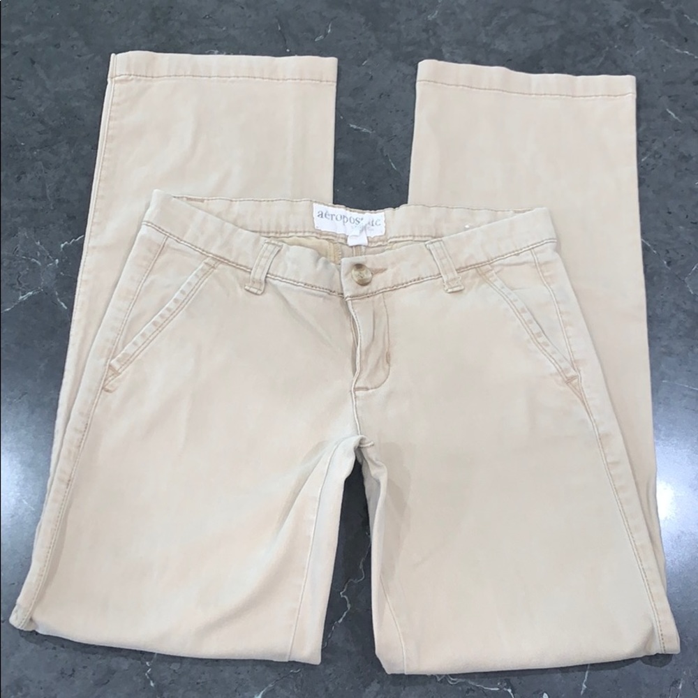 Aeropostale stretch khakis size 3/4 short